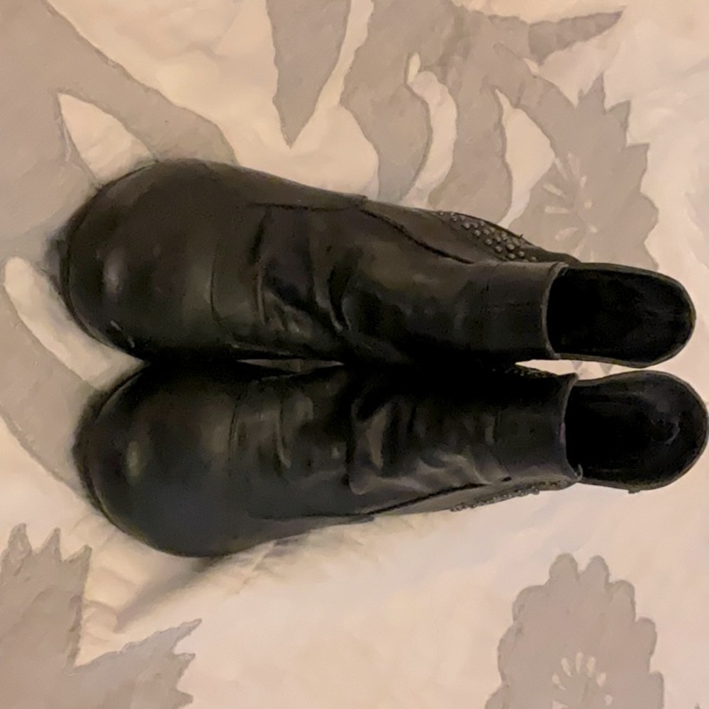 These Sam and Libby boots are black with silver beads on the sides (size 6)